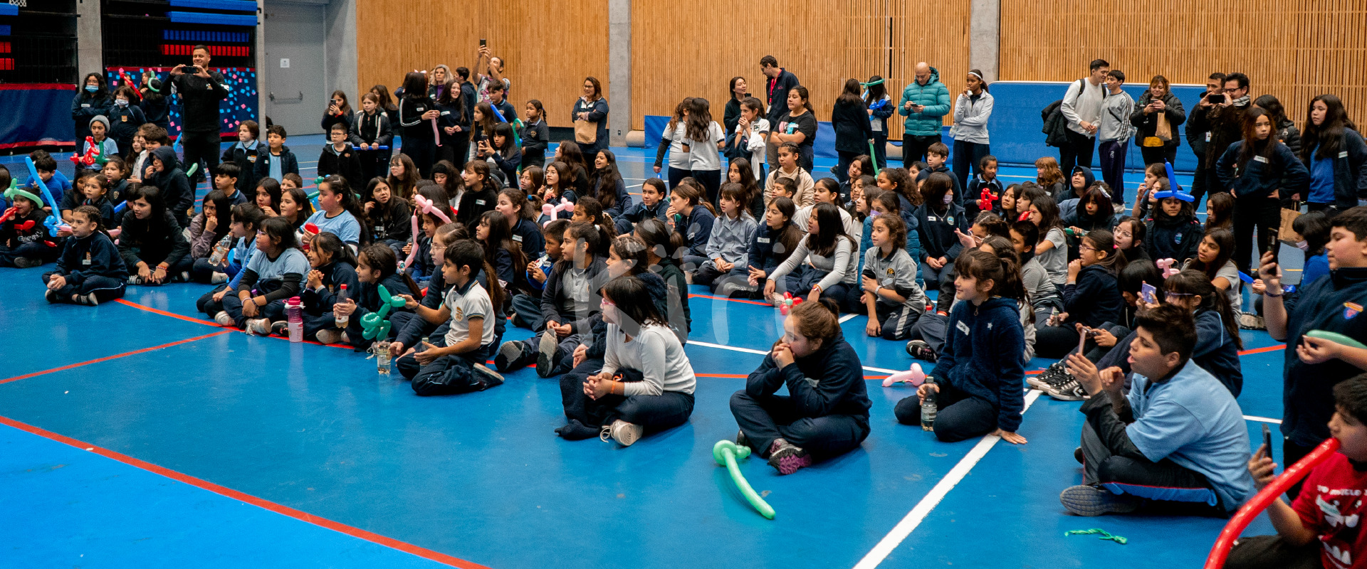 Featured image for “Encuentro de teatro y circo escolar: Más de 200 estudiantes participaron de talleres enfocados en la salud mental”